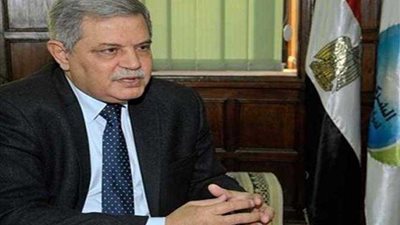 رئيس القابضة لمياه الشرب يوجه بسرعة إنهاء تحويلات خطوط المياه بالجيزة