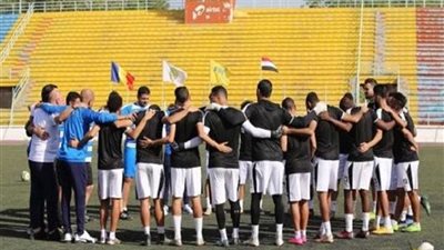 السفير المصري في أنجولا يؤازر الزمالك في المرانر