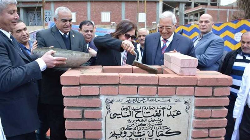 محرز تضع حجر أساس