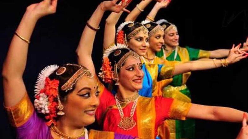 سفير الهند يدشن النسخة