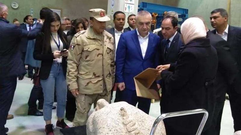 الرئيس الألباني يزور