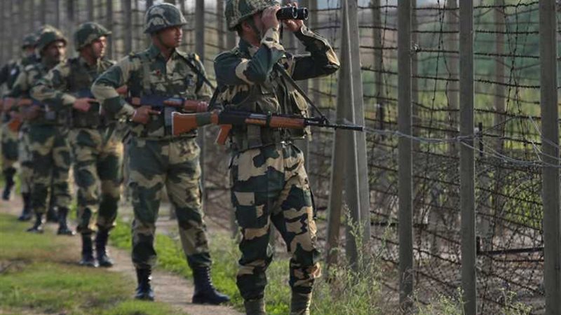 باكستان تعيد فتح