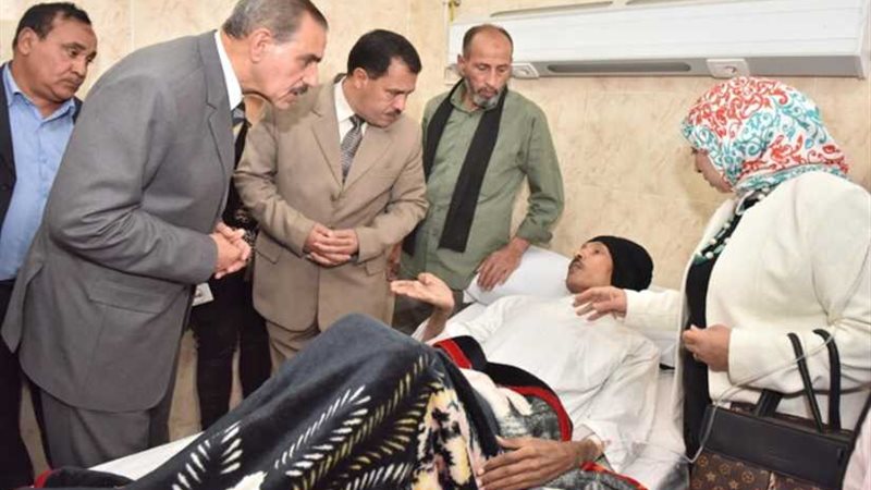 محافظ أسيوط يزور