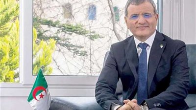 المرشح المستقل علي غديري يقدم أوراق ترشحه للانتخابات الرئاسية الجزائرية