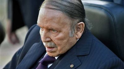 بوتفليقة يكلف وزير السكن الجزائري بتولي وزارة النقل