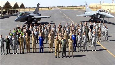 شاهد..مصر وفرنسا تنفذان تدريبا جويا مشتركا بإحدى القواعد الجوية المصرية