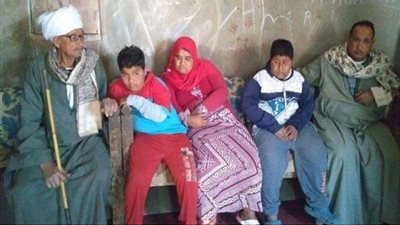 محافظ أسيوط يوجه فريق طبي للكشف على 3 أطفال بالبداري مصابين بمرض وراثي بالعين