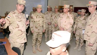 وزير الدفاع يتفقد المنظومة التعليمية بمعاهد القوات المسلحة