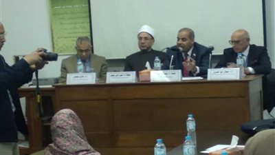رئيس جامعة الأزهر يشارك في تدشين الدورة التدريبية للواعظات
