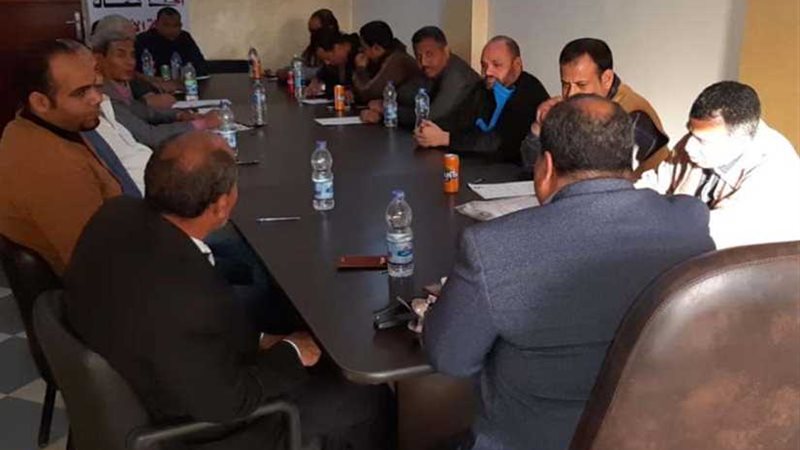 عمال مستقبل وطن تناقش