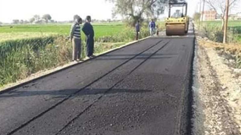 استكمال أعمال رصف