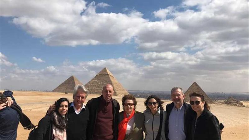 جولة سياحية لرئيس