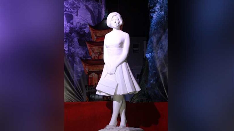 تمثال لسعاد حسني