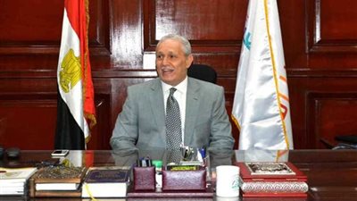 محافظ الأقصر يبحث مع مستثمرين بالمنطقة الصناعية احتياجاتهم