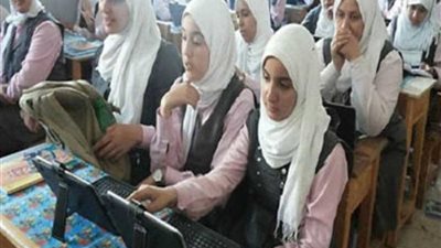 استخدام كثيف للتابلت بمدارس الجيزة