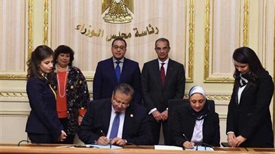 موجز الرابعة..مدبولى يشهد اتفاقية لتوزيع منتجات 