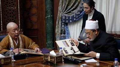 الإمام الأكبر: الأزهر حريص على التواصل مع المؤسسات الدينية لتحقيق الأمن والسلام العالمي