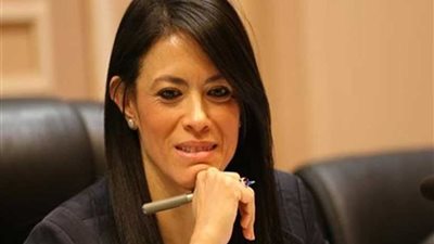 وزيرة السياحة تبحث مع 