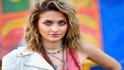 باريس جاكسون تسخر من اهتمام الصحافة بتغريداتها