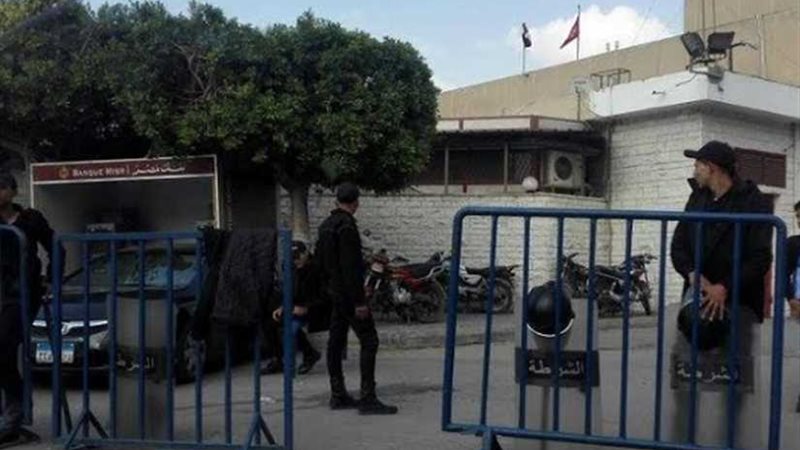 الأهلي يفضح كذب معتز