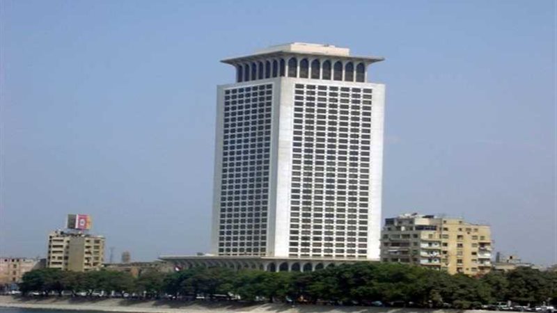 الخارجية تهيب بالمواطنين