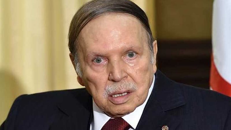 بوتفليقة يشيد بسلمية