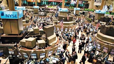 مخاوف تباطؤ الاقتصاد العالمي تهوي بمؤشرات 