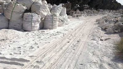 البيئة تعاين الموقع المقترح لإنشاء مصنع ورق من مخلفات مصنع سكر نجع حمادى