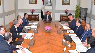 الرئيس يوجه مدبولى والوزراء ببذل الجهود لتوفير السلع الأساسية بأسعار مناسبة