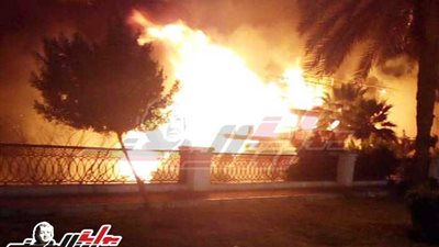 نشوب حريق ضخم بمركب نيلي بالمعادي والدفع ب8 سيارات إطفاء لإخماده