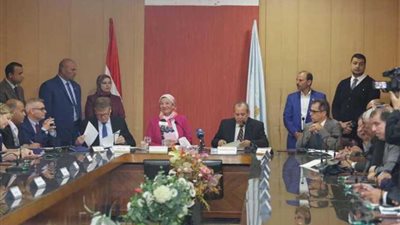 محافظ كفر الشيخ يؤكد أن مصر تولي اهتمامًا كبيرًا بالبيئة والحفاظ عليها