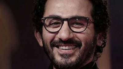 أحمد حلمي ينشر أول صورة لشقيقه: شبه بعض جدا