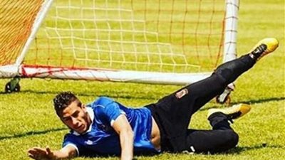 رمضان صبحي حارس مرمى الأهلي في مباراة شبيبة الساورة