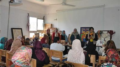 ورشة تعليمية لمعلمي التربية الفنية لصقل مهاراتهم بجامعة المنيا