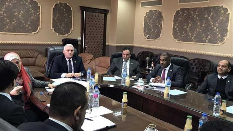 رئيس الجمارك يلتقي