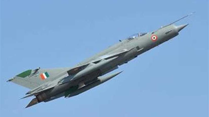 تحطم طائرة مقاتلة