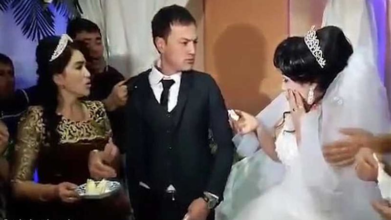 العريس يضرب العروس