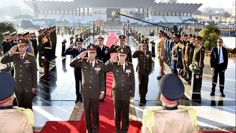 السيسي ينيب وزير