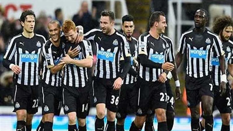 نيوكاسل يونايتد يفوز