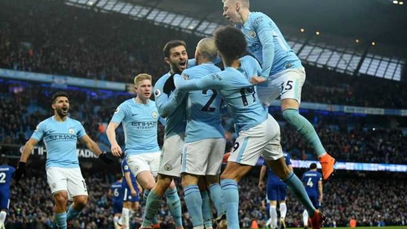 مانشستر سيتي يعزز