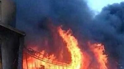 مصرع شخص وإصابة 3 آخرين في حريق بمستودع أكسجين بأسوان‎