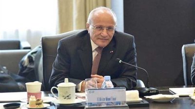 العصار أمام 