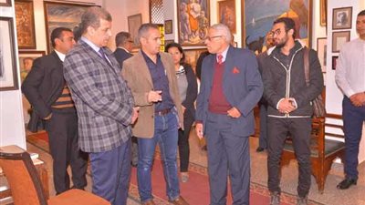 نائب المحافظ والسكرتير العام يفتتحان فعاليات المعرض الفني للحرف التراثية بأسيوط.. صور