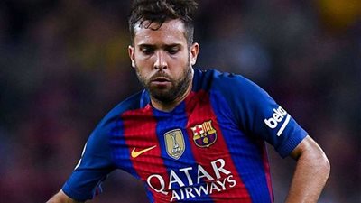 ألبا يوقع على تمديد عقده مع برشلونة حتى 2024