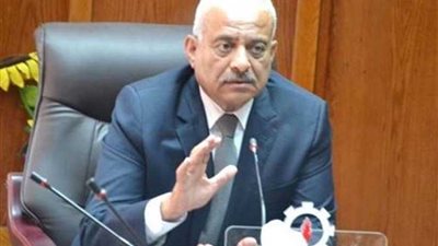 محافظ السويس: تشكيل لجنة من الأبنية التعليمية للتأكد من سلامة مبان مدرسة