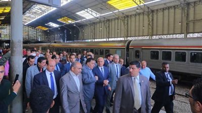 وزير النقل: عدم السماح بأي تقصير أو تأخير في الخدمة المقدمة للركاب