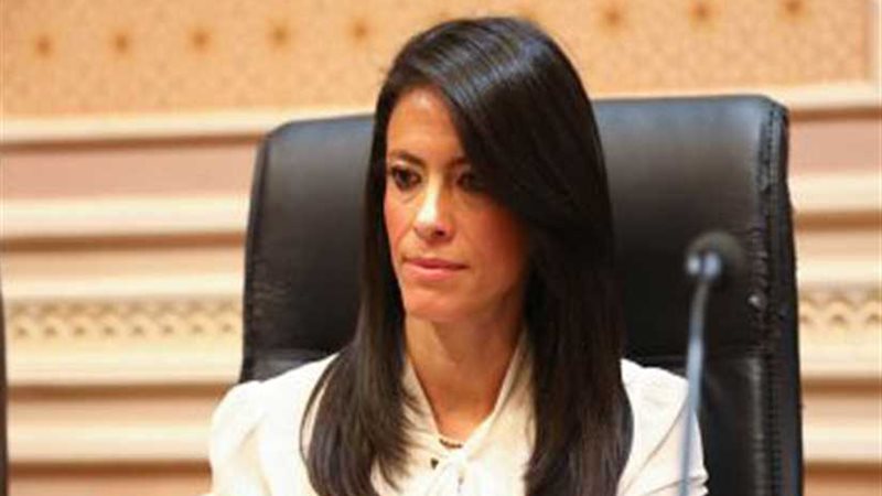 وزيرة السياحة تلتقي