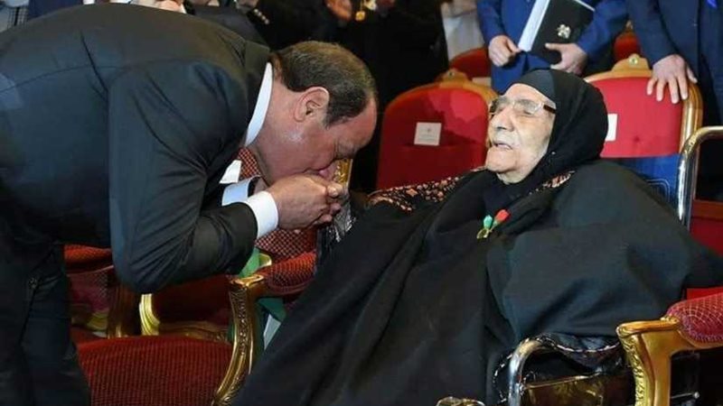 المرأة ما بين عظيمات