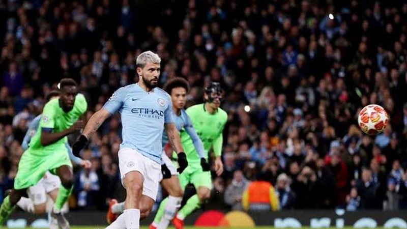 بسباعية نظيفة.. مانشستر