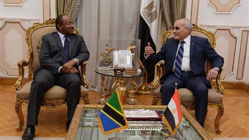 العصار يبحث مع وزير